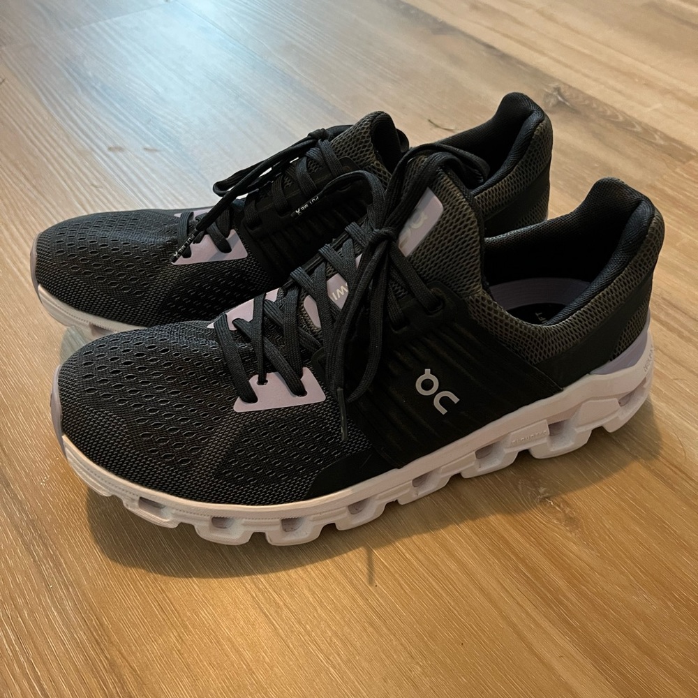 womens 9.5 cloudswift tennis shoes